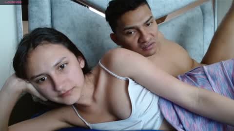 Snapshot of alexvsluisa chatting on February 26, 7:10 pm alex y luisa online show from February 26, 7:10 pm