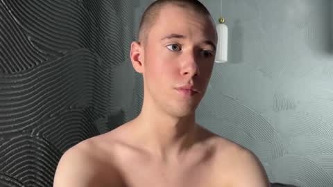 Alex online show from December 2, 1:40 am
