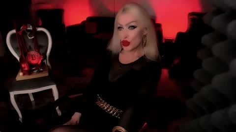 AlfaFemale online show from December 7, 9:55 am
