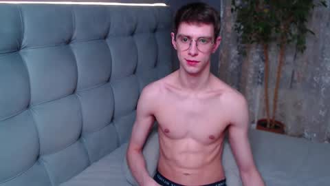 Alfie online show from December 19, 1:34 am