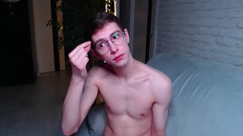 Alfie online show from October 14, 3:20 am