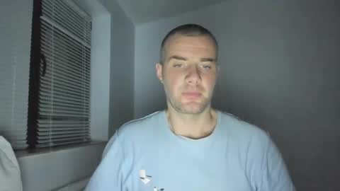 alfiesolomons87 online show from December 3, 6:44 pm