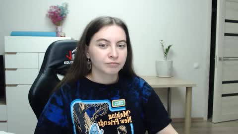 Alice online show from November 29, 6:04 pm