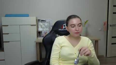 Alice online show from April 18, 7:07 pm