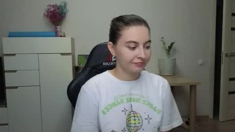 Alice online show from December 16, 4:46 pm