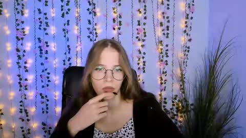 alice_cold online show from September 22, 5:44 am