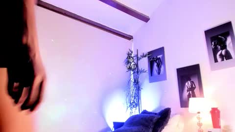 Alice  online show from November 24, 8:51 pm