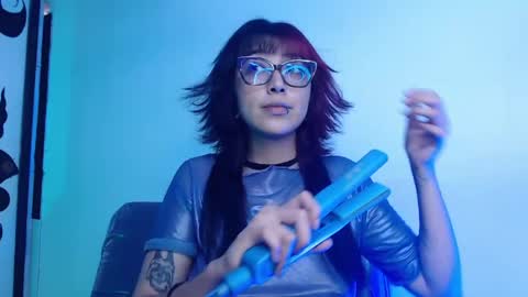      online show from March 30, 4:18 pm