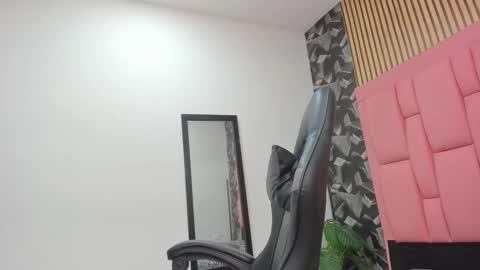 Snapshot of alice_rouusse chatting on September 9, 12:16 pm alice_rouusse online show from September 9, 12:16 pm