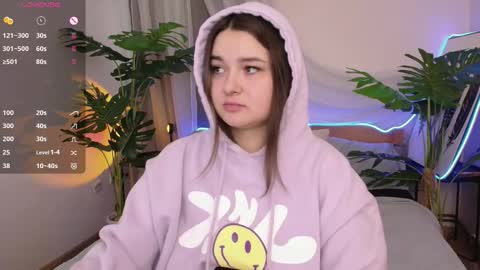 Alice  online show from October 7, 2:46 pm