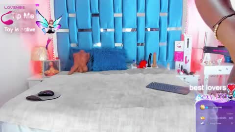 ALICE BENNET online show from March 25, 7:09 pm