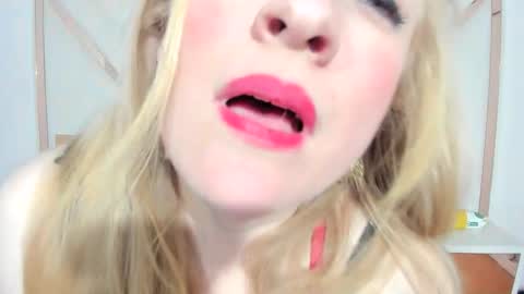 alicecat01 online show from December 19, 5:58 am