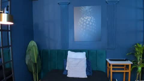 Alice online show from April 4, 12:12 pm