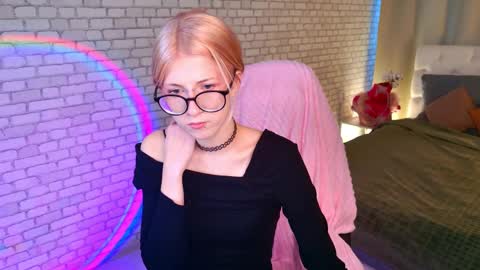 alice online show from February 15, 1:10 pm