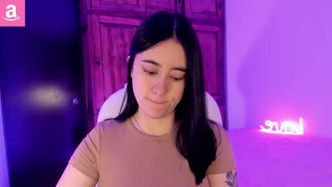 Snapshot of alicee_2 chatting on March 6, 10:09 am Aliceee .. 97YP9VWGZHrefnav wishlist lists 1 online show from March 6, 10:09 am