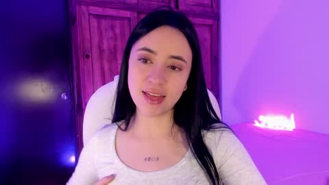 Snapshot of alicee_2 chatting on January 31, 4:59 pm Aliceee .. 97YP9VWGZHrefnav wishlist lists 1 online show from January 31, 4:59 pm