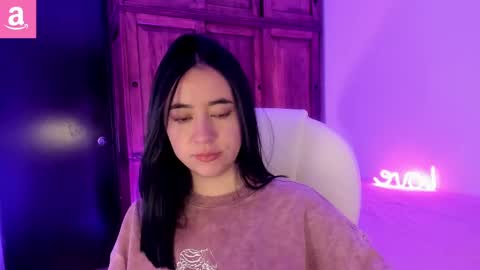 Snapshot of alicee_2 chatting on March 3, 5:09 pm Aliceee .. 97YP9VWGZHrefnav wishlist lists 1 online show from March 3, 5:09 pm