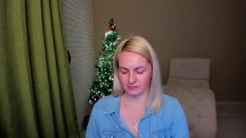 Alicee online show from December 15, 8:05 pm