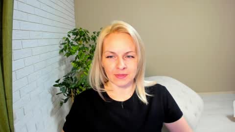 Alicee online show from February 8, 7:05 pm