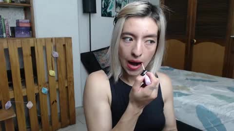 alicee_logan_ online show from May 13, 2:10 am