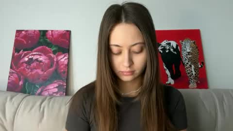 aliceinlustland online show from June 17, 2:00 pm