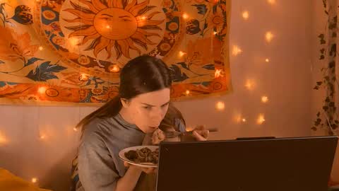 Alice online show from February 15, 7:51 am