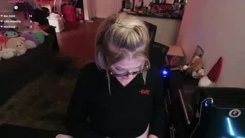 Snapshot of aliceliddell710 chatting on September 15, 5:42 am Alice Liddell online show from September 15, 5:42 am