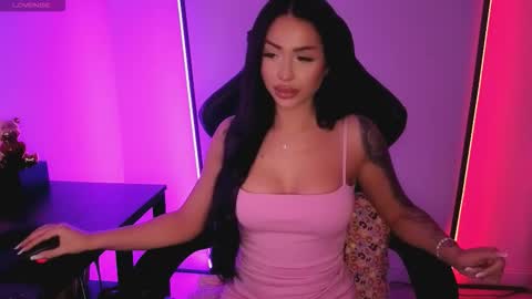 alicemadyson online show from February 15, 8:07 pm