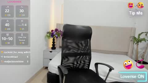 Snapshot of alicemayer1 chatting on February 3, 6:34 am Alice online show from February 3, 6:34 am