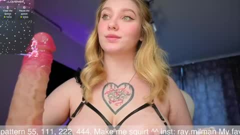 Alice  online show from April 25, 1:02 pm