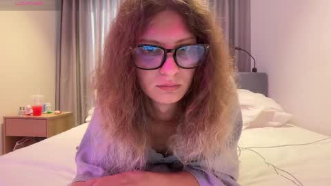 AlicePinkhead online show from March 26, 8:19 am