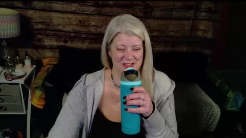 Alices Curiosity online show from December 4, 3:09 am