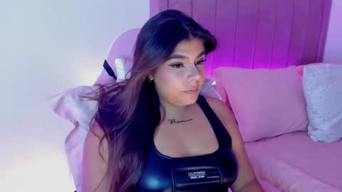 A L I C E  T H U N D E R online show from October 3, 4:43 am