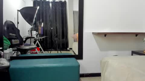 AliceWhiite online show from December 3, 11:51 am