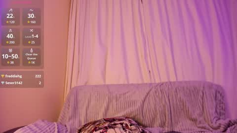 Snapshot of alicia_carr chatting on February 28, 11:12 pm Alicia online show from February 28, 11:12 pm
