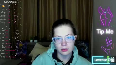 Alicia online show from October 30, 6:30 pm