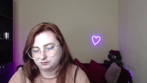 Alicia online show from April 14, 11:35 am