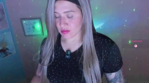 Jennyfer online show from May 12, 8:40 pm