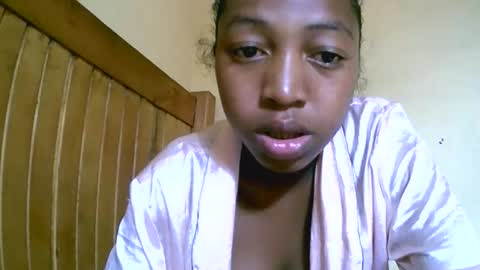 alicianah online show from December 4, 2:55 am