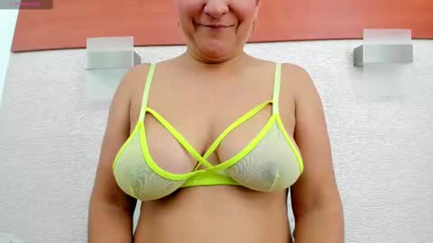 im tutti online show from September 26, 3:14 am