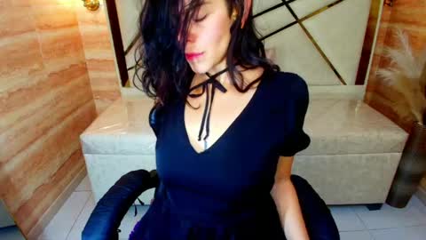 Alie online show from April 13, 8:13 pm