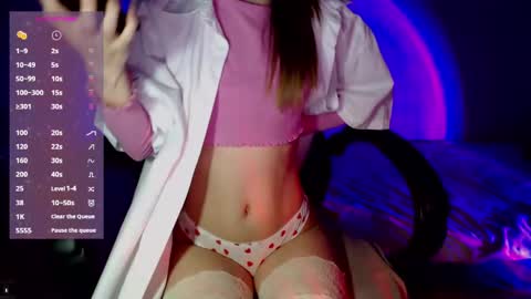 Mia online show from February 4, 4:29 pm