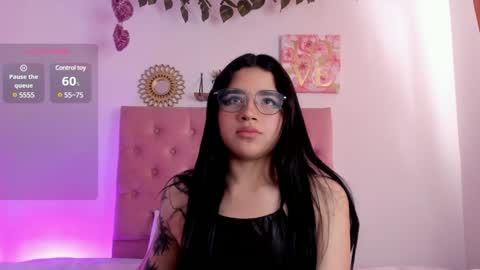 aliice_walker_ online show from December 2, 3:42 pm