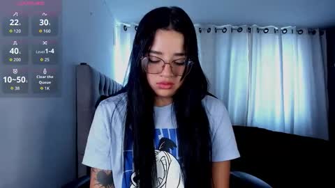 aliice_walker_ online show from February 9, 4:10 pm