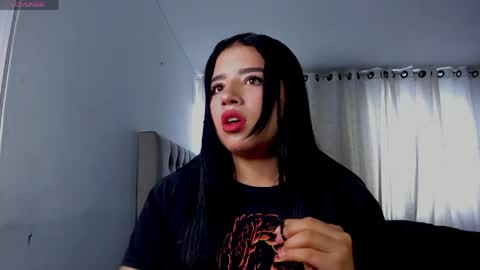 aliice_walker_ online show from April 3, 3:08 pm