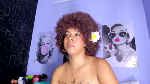 Snapshot of alika01_ chatting on February 17, 12:32 am alika online show from February 17, 12:32 am