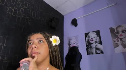 Snapshot of alika01_ chatting on March 9, 4:44 pm alika online show from March 9, 4:44 pm