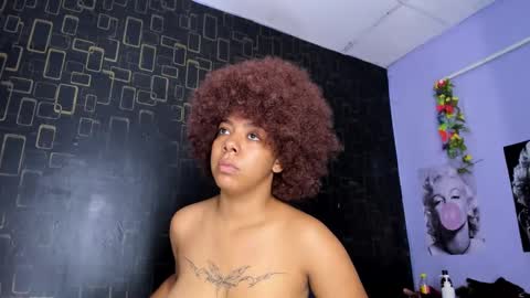 Snapshot of alika01_ chatting on February 14, 2:44 pm alika online show from February 14, 2:44 pm