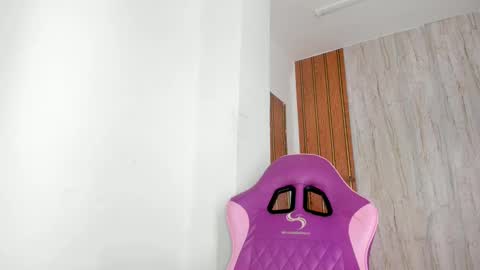 alika online show from October 28, 4:41 pm