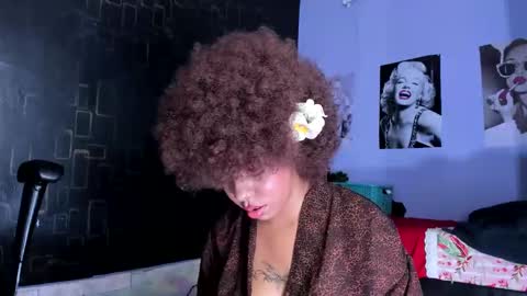 Snapshot of alika01_ chatting on February 15, 4:12 pm alika online show from February 15, 4:12 pm